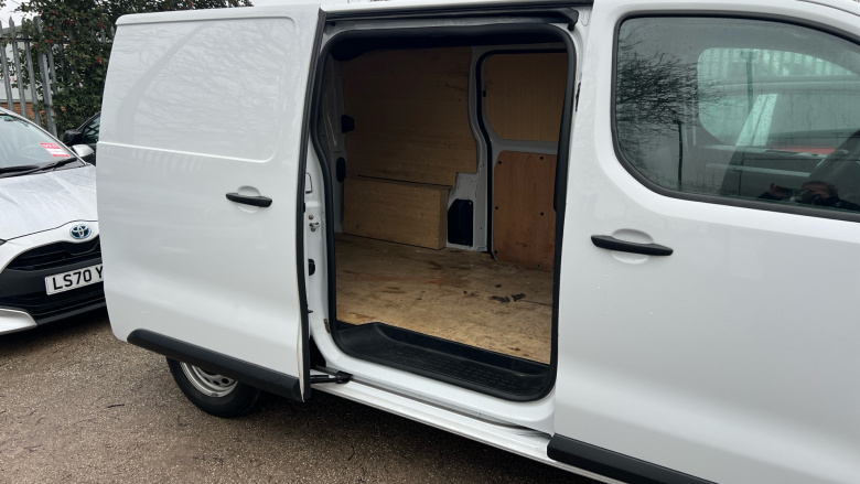 Vauxhall Vivaro L1 Diesel 2900 1.5d 100PS Dynamic H1 Van